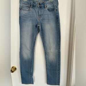 American Eagle Outfitters, skinny jeans, light wash denim, size 8 regular